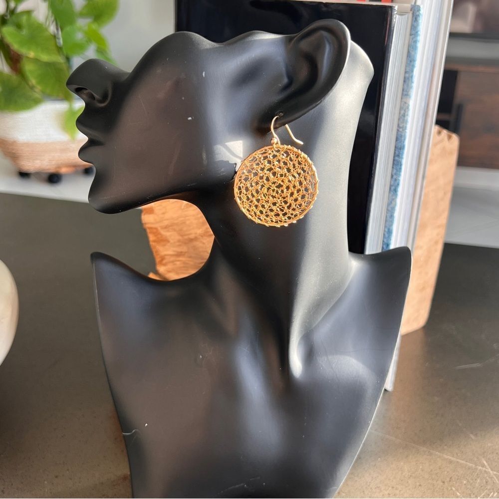 Elegant Woven Round Gold Plated Earrings Medium